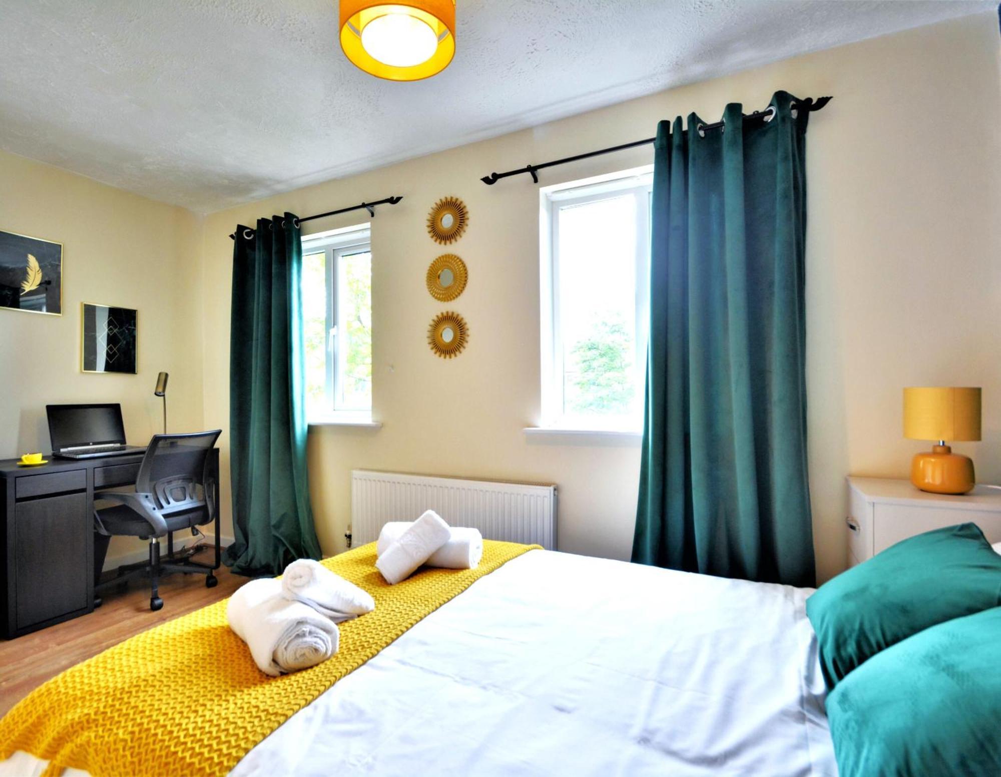 Manchester Townhouse By Bevolve - 4 Bedrooms - Free Parking Экстерьер фото
